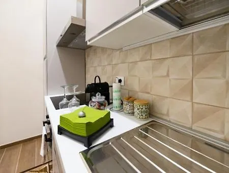 Apartment Dream House-camilla