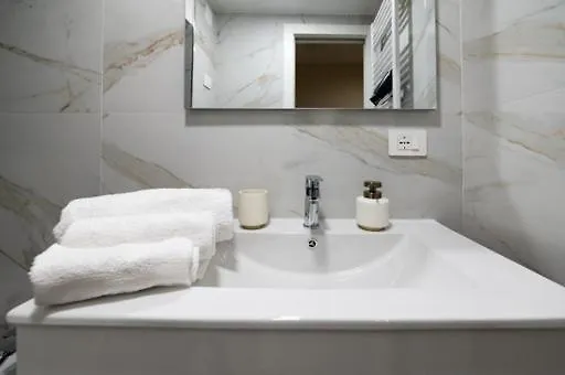 Dream House-camilla Бари